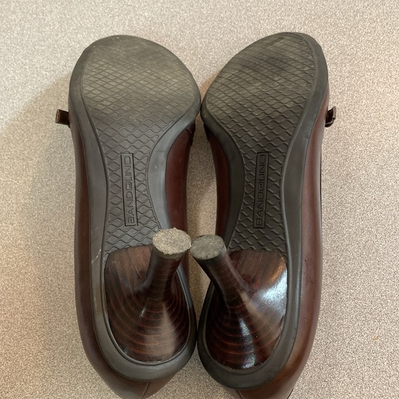Bandolino - Garvey Mary Jane heels. Size 8 - Picture 8 of 10